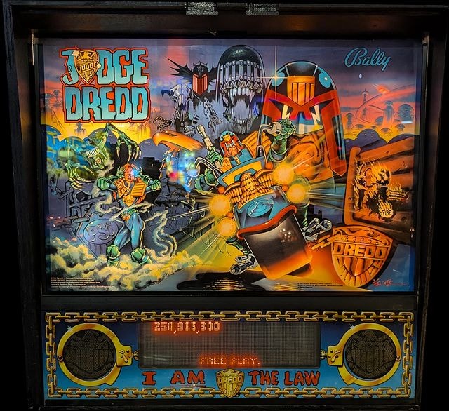 Judge Dredd pinball machine